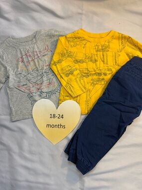 GAP - Toddler kids 3 piece outfit/set. Size 18-24 months